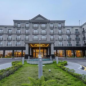 J'S Signature Hotel